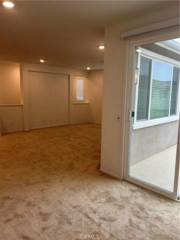 5585 Kate Way 6, Fontana, CA 92336