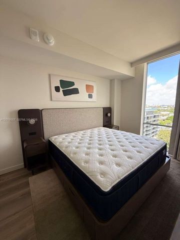 1611 SW 2nd Avenue 911, Miami, FL 33129