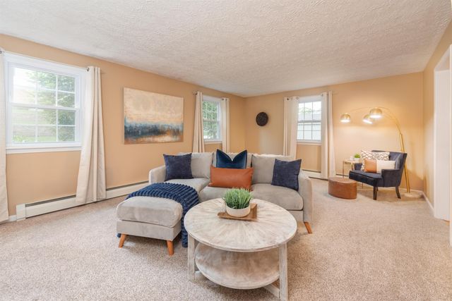 130 Lindstrom Lane, Manchester, NH 03104