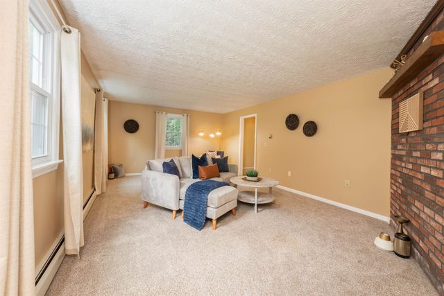 130 Lindstrom Lane, Manchester, NH 03104