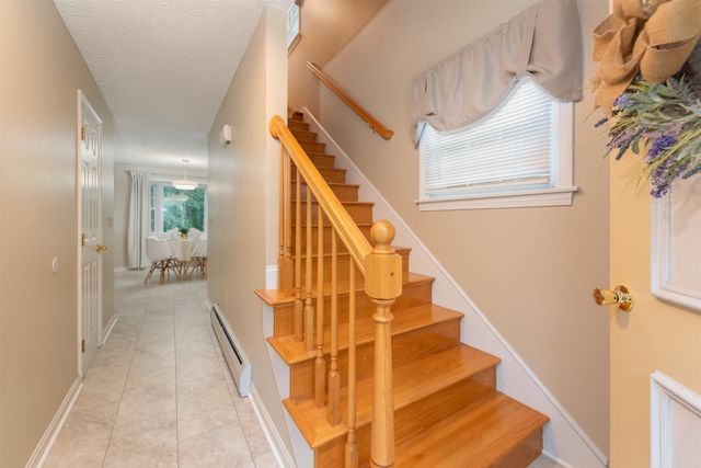 130 Lindstrom Lane, Manchester, NH 03104