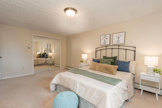 130 Lindstrom Lane, Manchester, NH 03104