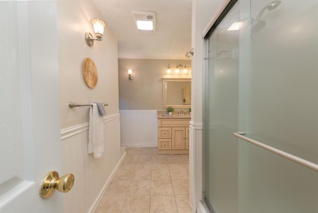 130 Lindstrom Lane, Manchester, NH 03104