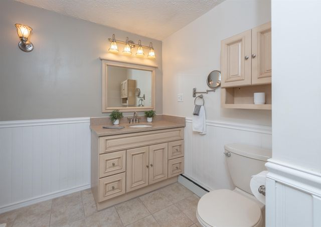 130 Lindstrom Lane, Manchester, NH 03104