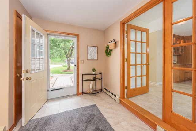 130 Lindstrom Lane, Manchester, NH 03104
