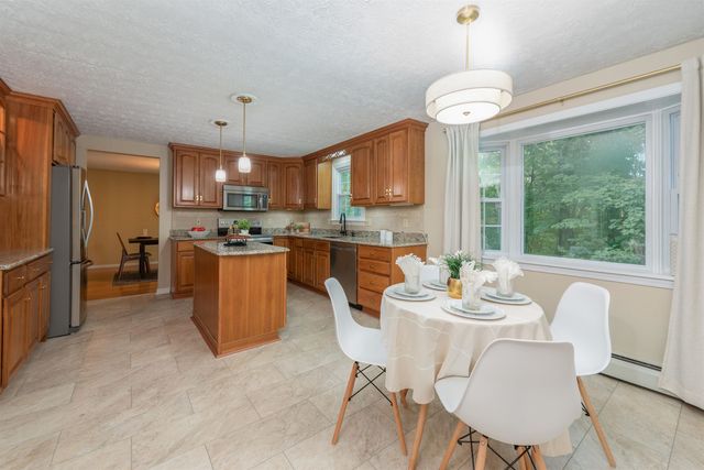 130 Lindstrom Lane, Manchester, NH 03104