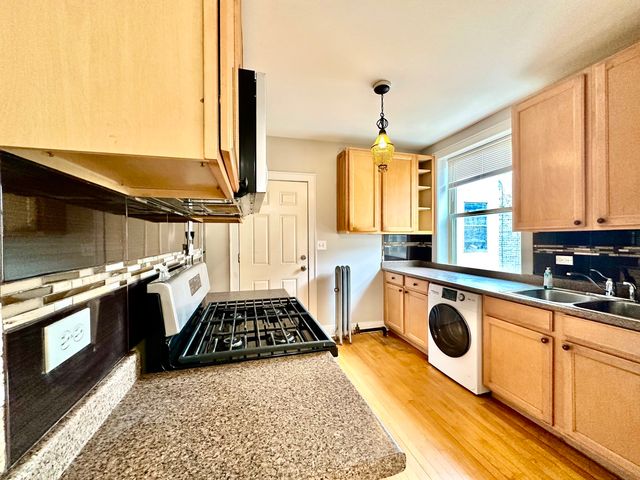 3253 W Olive Avenue 3W, Chicago, IL 60659