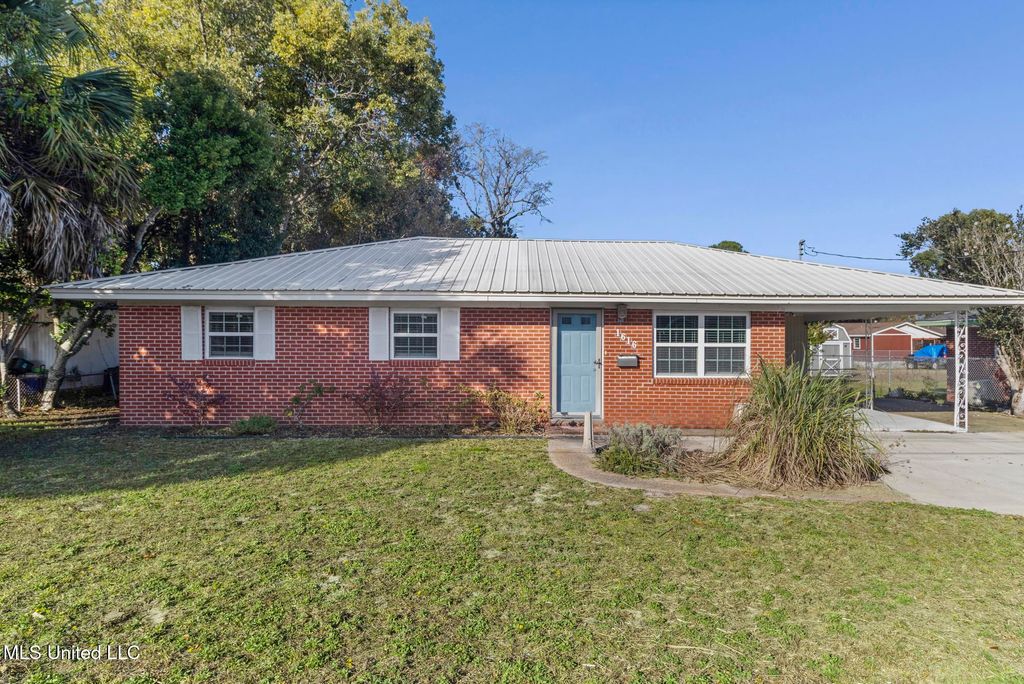 1616 Saint Ann Avenue, Biloxi, MS 39531