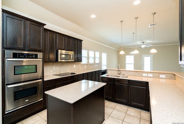 7815 Kings Spg, San Antonio, TX 78254