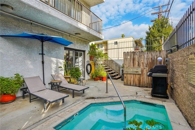 11162 CAMARILLO ST 109, West Toluca Lake, CA 91602