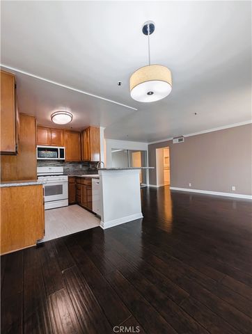 11162 CAMARILLO ST 109, West Toluca Lake, CA 91602