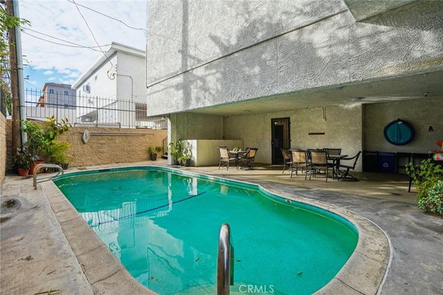 11162 CAMARILLO ST 109, West Toluca Lake, CA 91602