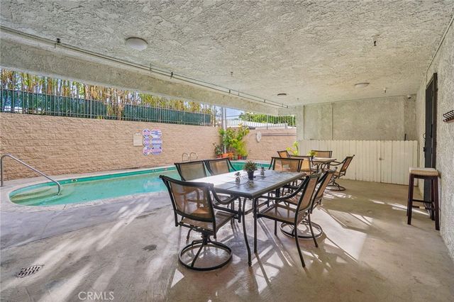 11162 CAMARILLO ST 109, West Toluca Lake, CA 91602