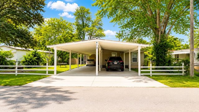 613 Sycamore Ln, La Vergne, TN 37086
