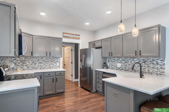 18713 Edna Street, Omaha, NE 68136