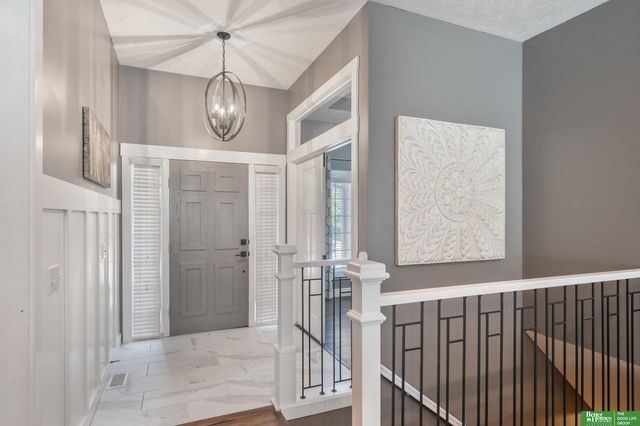 18713 Edna Street, Omaha, NE 68136