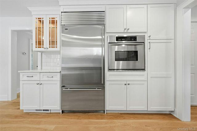 41 Edcris Lane, Huntington, NY 11743