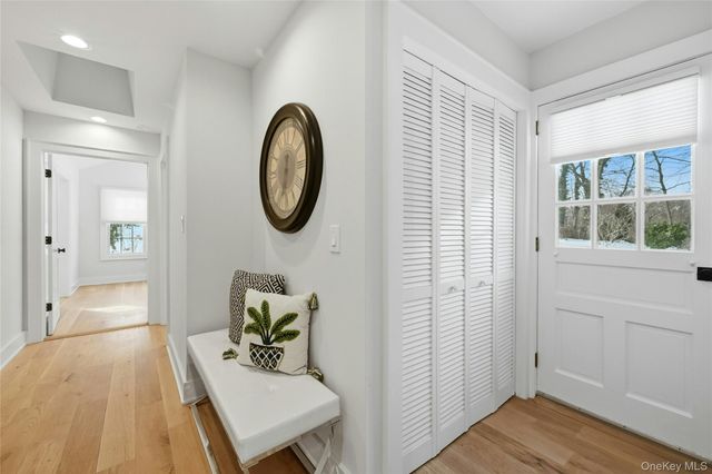 41 Edcris Lane, Huntington, NY 11743