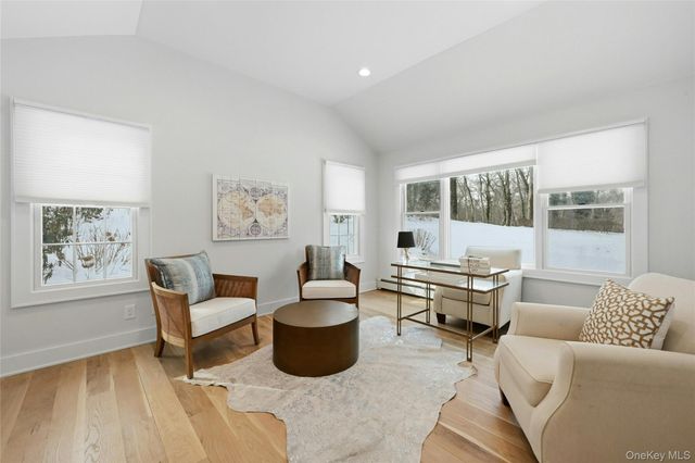 41 Edcris Lane, Huntington, NY 11743