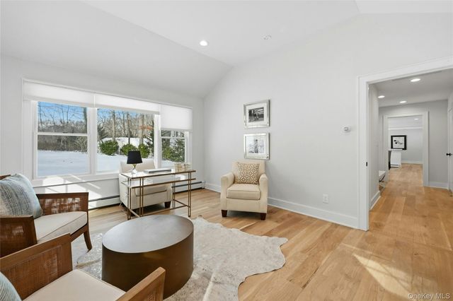 41 Edcris Lane, Huntington, NY 11743