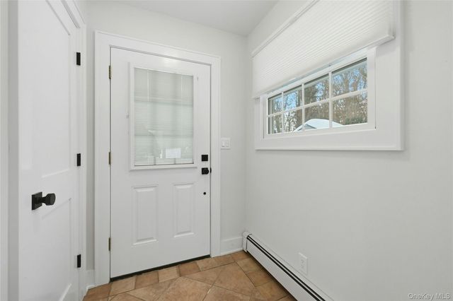 41 Edcris Lane, Huntington, NY 11743