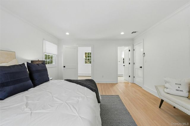 41 Edcris Lane, Huntington, NY 11743