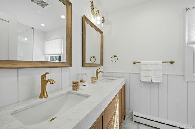 41 Edcris Lane, Huntington, NY 11743