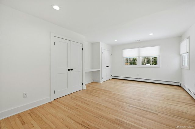 41 Edcris Lane, Huntington, NY 11743