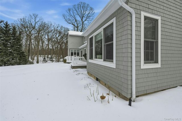 41 Edcris Lane, Huntington, NY 11743