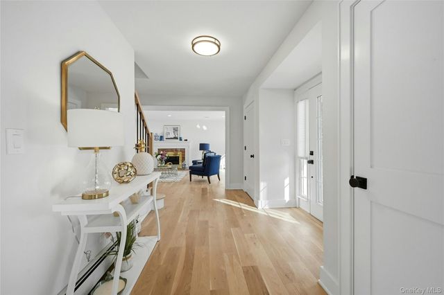 41 Edcris Lane, Huntington, NY 11743