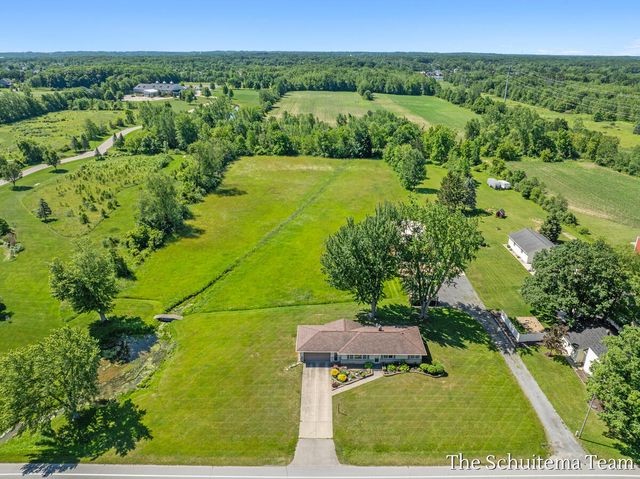 4526 Bauer Road, Hudsonville, MI 49426