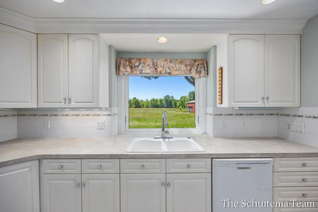 4526 Bauer Road, Hudsonville, MI 49426
