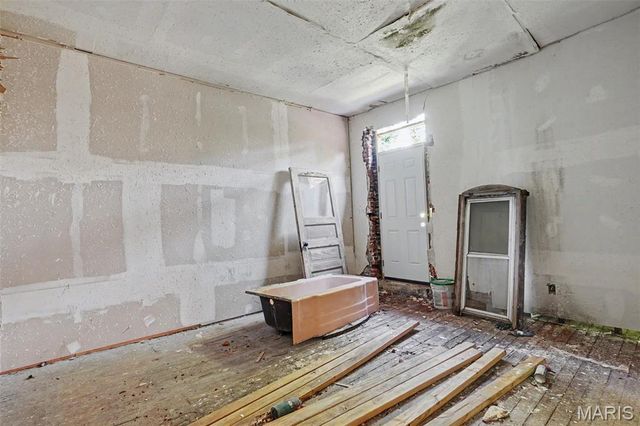 3067 Marcus Avenue, St Louis, MO 63115