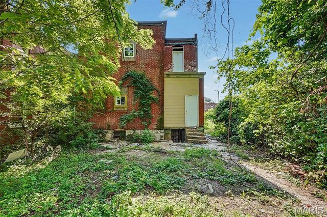 3067 Marcus Avenue, St Louis, MO 63115