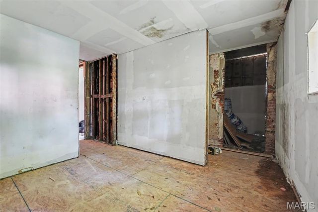 3067 Marcus Avenue, St Louis, MO 63115