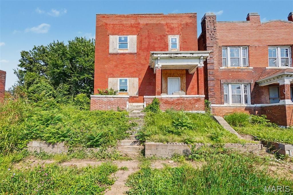 3067 Marcus Avenue, St Louis, MO 63115