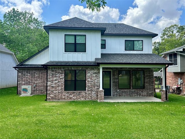 3490 Country Club Boulevard, Montgomery, TX 77356