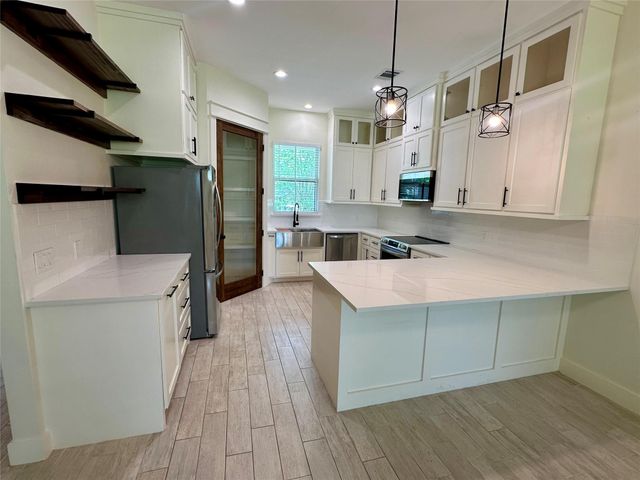 3490 Country Club Boulevard, Montgomery, TX 77356