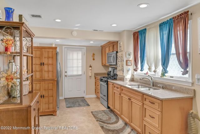 51 Seadrift Avenue, Highlands, NJ 07732