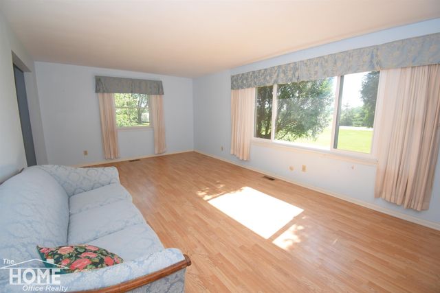 6923 S Byron Road, Durand, MI 48429