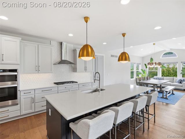 4142 Ascott Lane, Walled Lake, MI 48390