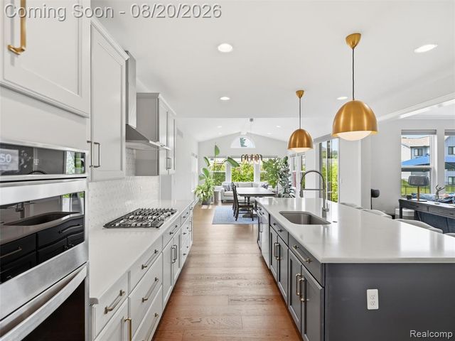 4142 Ascott Lane, Walled Lake, MI 48390