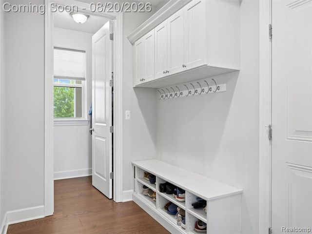 4142 Ascott Lane, Walled Lake, MI 48390