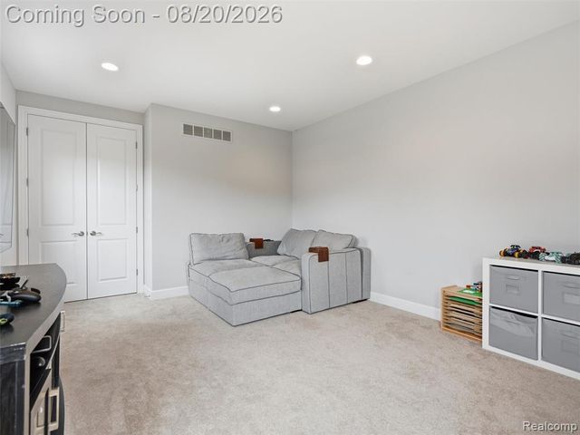 4142 Ascott Lane, Walled Lake, MI 48390