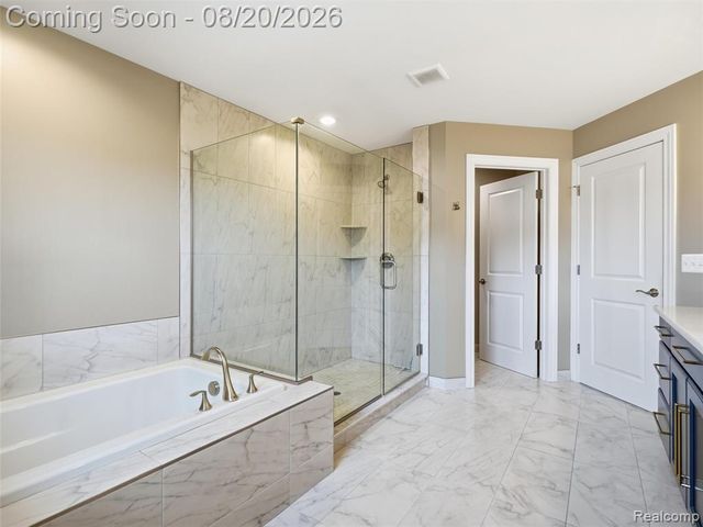 4142 Ascott Lane, Walled Lake, MI 48390