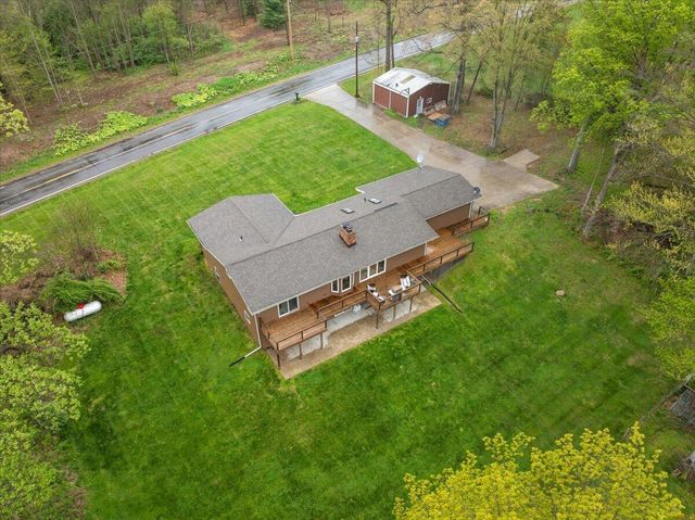 8467 Pucker Street, Berrien Center, MI 49102