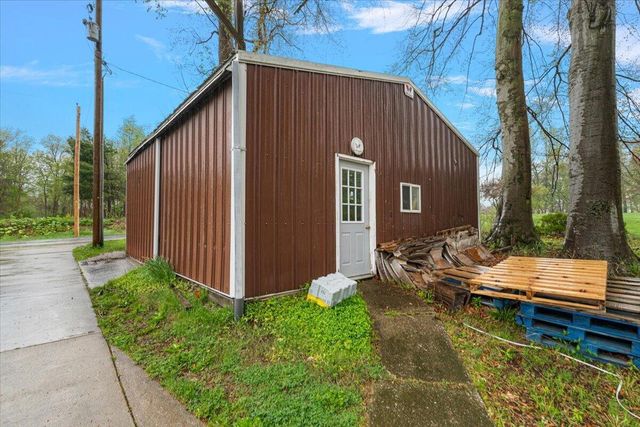 8467 Pucker Street, Berrien Center, MI 49102