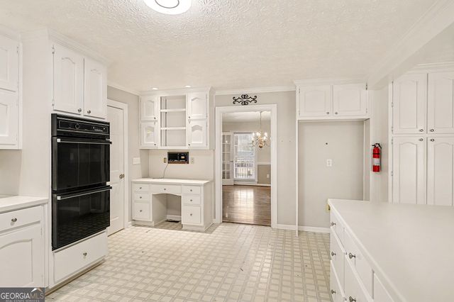 8566 Shoreline Drive, Jonesboro, GA 30236