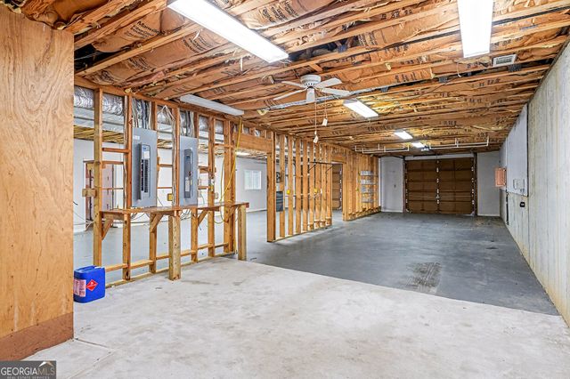 8566 Shoreline Drive, Jonesboro, GA 30236