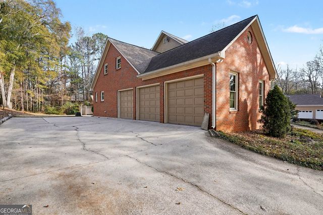 8566 Shoreline Drive, Jonesboro, GA 30236